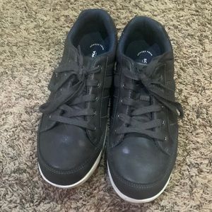 Sonoma boys size 6 dress shoes with memory foam.Like new and barely worn shoes